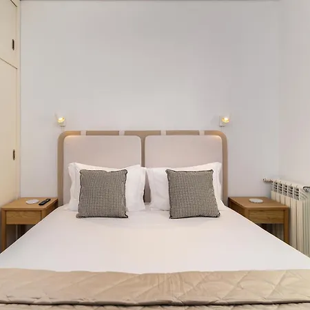 Appartamento Whome Elegant Chiado Retreat Comfort In Lisbon's Heart *