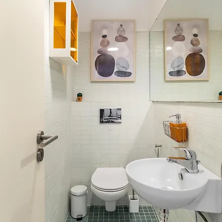 Whome Elegant Chiado Retreat Comfort In Lisbon's Heart Lisbona