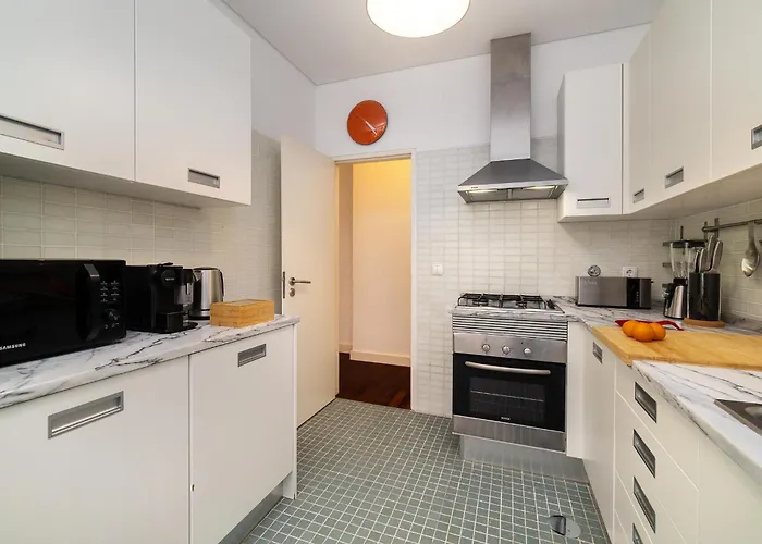 شقة Whome Elegant Chiado Retreat Comfort In Lisbon's Heart *