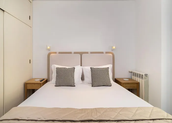 شقة Whome Elegant Chiado Retreat Comfort In Lisbon's Heart *