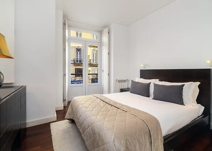 شقة Whome Elegant Chiado Retreat Comfort In Lisbon's Heart *